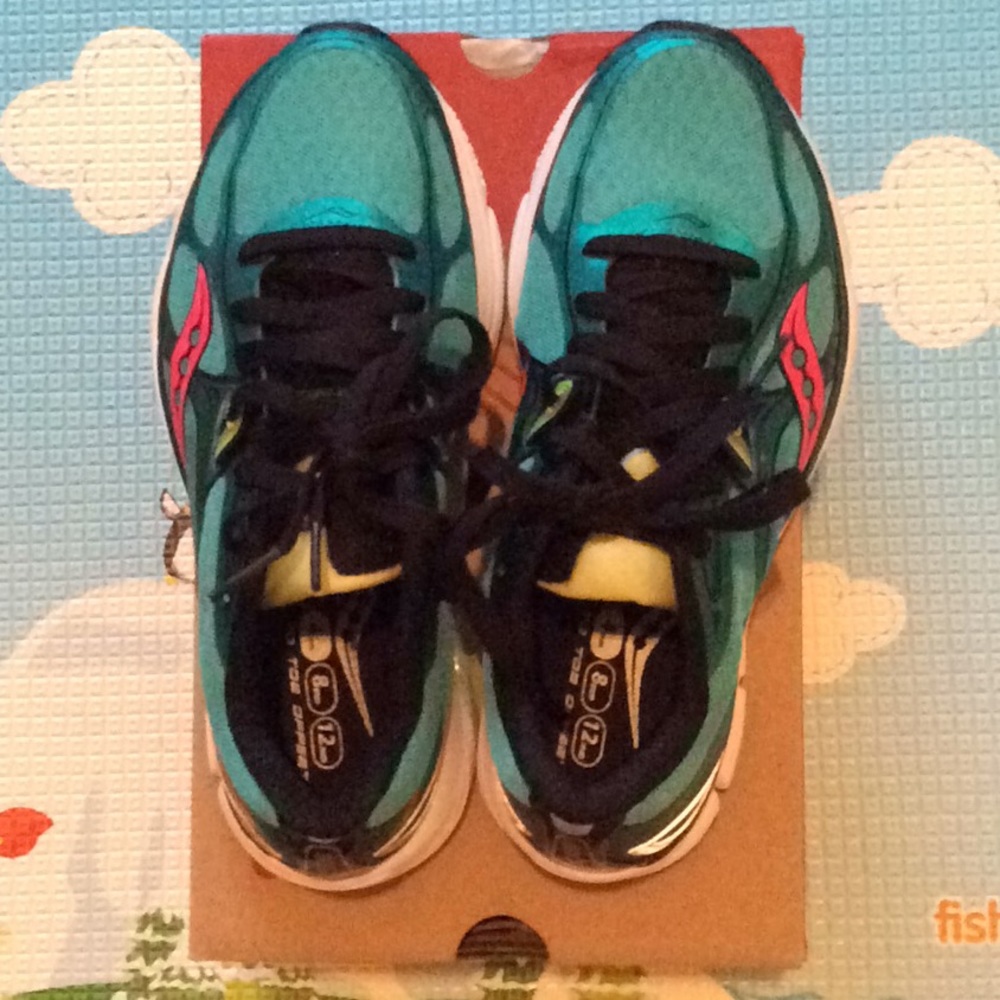 NWT saucony mirage 5 running shoes